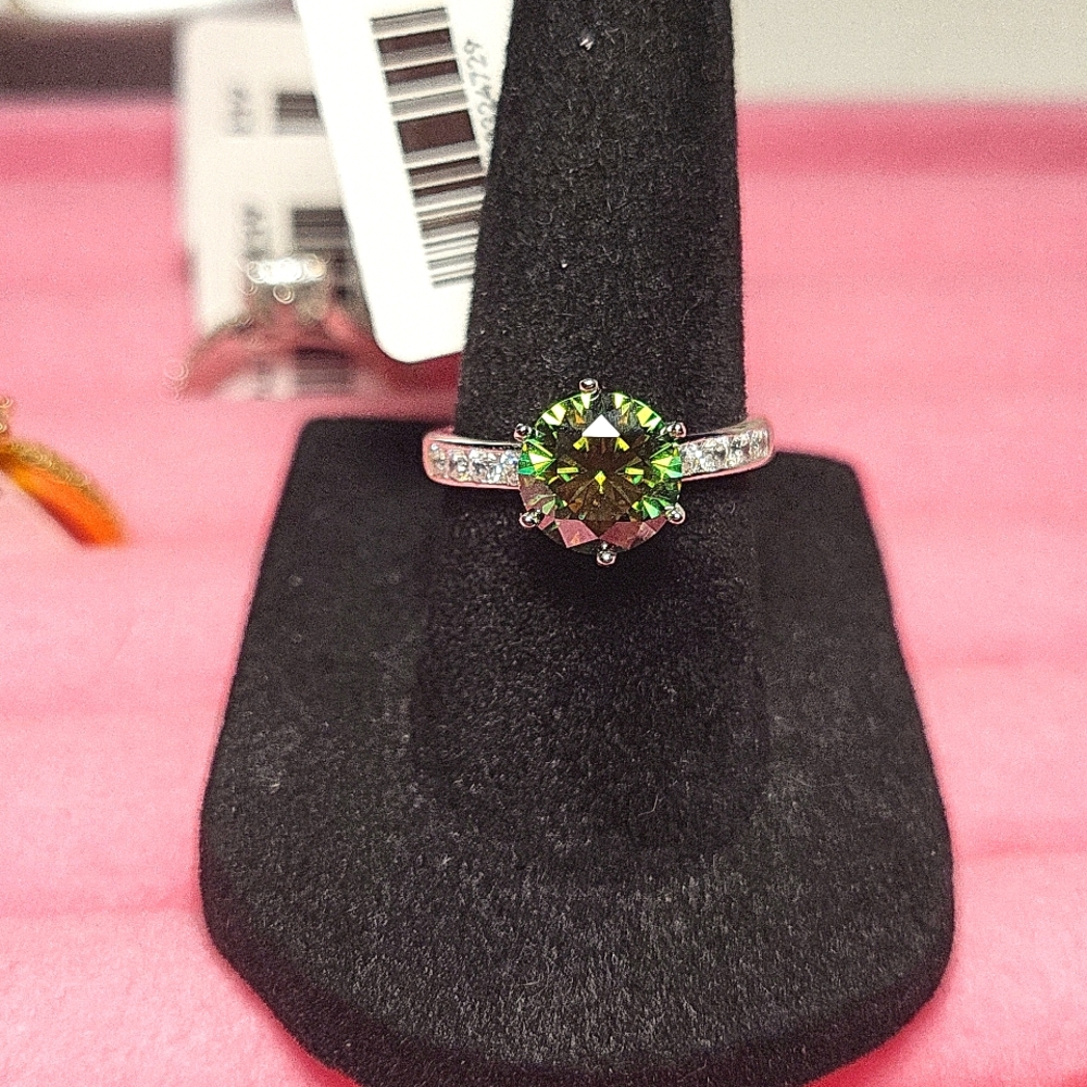 💚2 Carat Emerald Green Moissanite Ring | 925 Sterling Silver | GRA Certified💚